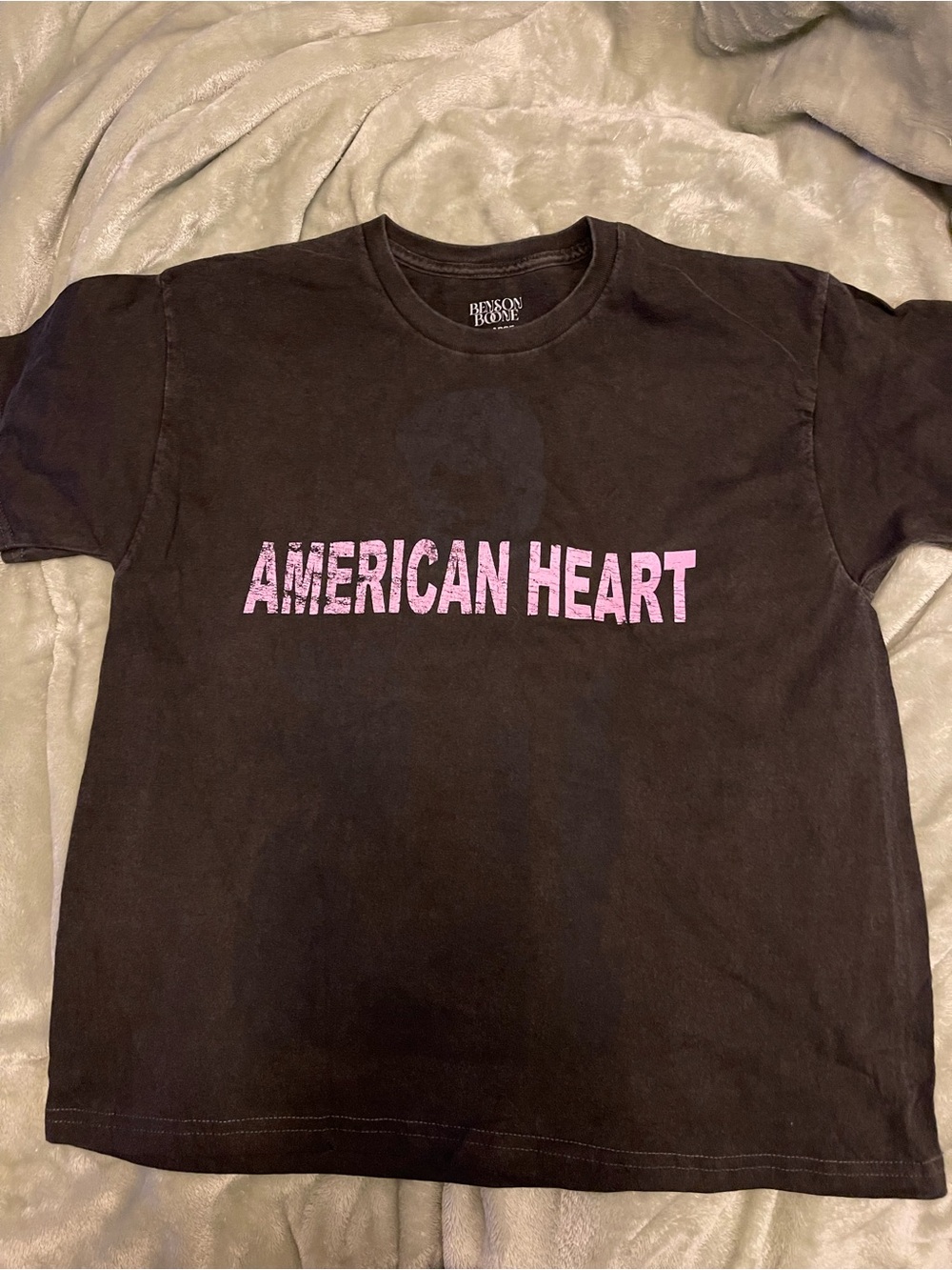 Benson Boone American Heart Tour Graphic Tee in Black with Pink Print
